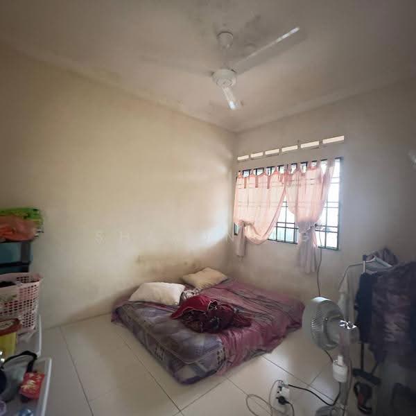 Rumah Teres 1-Tingkat untuk Dijual di Taman Universiti (Skudai) - Sharon Ng - Bedroom - PropertyGuru.com.my