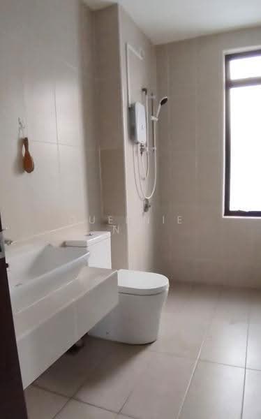 Rumah Teres untuk Disewa di Iskandar Puteri (Nusajaya) (Johor) - Queenie Ng - Bathroom - PropertyGuru.com.my