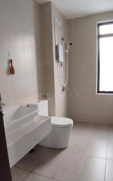 Rumah Teres untuk Disewa di Iskandar Puteri (Nusajaya) (Johor) - Queenie Ng - Bathroom - PropertyGuru.com.my