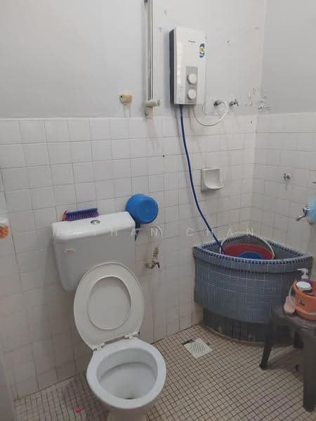 Rumah Teres 1.5-Tingkat untuk Dijual di Taman Perling (Perling) - Nathan Chan - Bathroom - PropertyGuru.com.my
