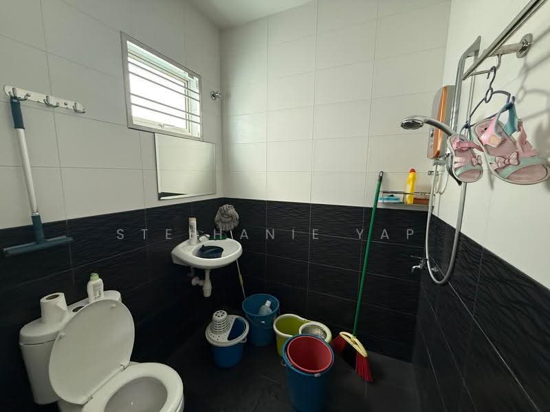 Rumah Teres untuk Disewa di Taman Nusa Perintis 2 (Iskandar Puteri (Nusajaya)) - Stephanie Yap - Bathroom - PropertyGuru.com.my
