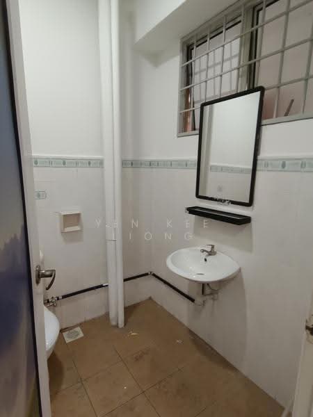 Kondominium untuk Dijual di Desa Gembira - YEN KEE LIONG - Bathroom - PropertyGuru.com.my