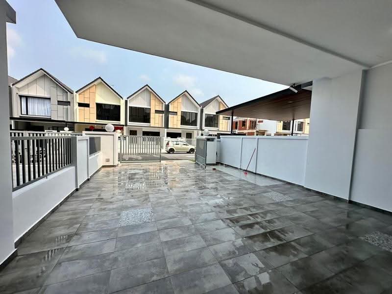 Rumah Teres 2-Tingkat untuk Disewa di Taman Desa Tebrau (Tebrau) - Fion Choo - Exterior - PropertyGuru.com.my