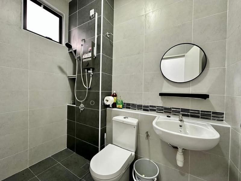 Rumah Teres 2-Tingkat untuk Disewa di Taman Desa Tebrau (Tebrau) - Fion Choo - Bathroom - PropertyGuru.com.my