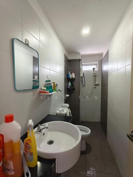 Pangsapuri untuk Dijual di Idaman Residence - Dylan Tan - Bathroom - PropertyGuru.com.my
