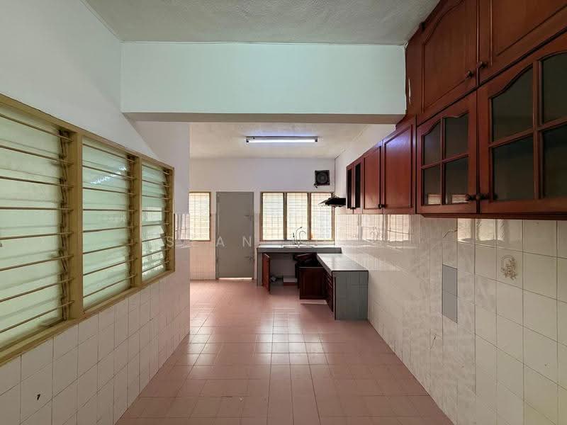 Rumah Teres 2-Tingkat untuk Disewa di Taman Usaha Jaya (Kepong) - Sean Yong - Kitchen - PropertyGuru.com.my
