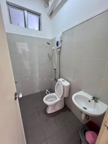 Apartment for Rent at Seri Molek Perdana - Vlien Lua - PropertyGuru.com.my
