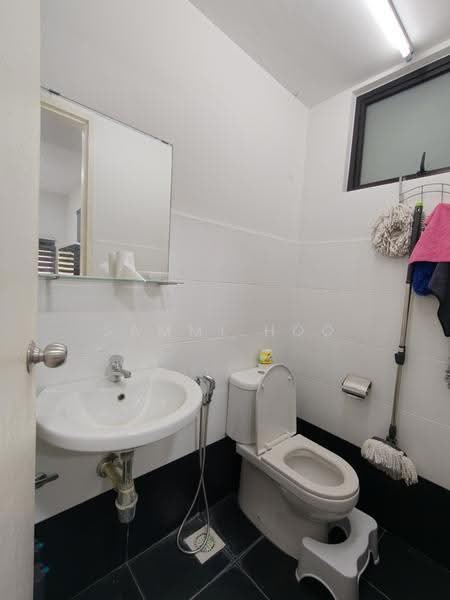 Rumah Kluster untuk Dijual di Kota Masai (Pasir Gudang) - Sammi Hoo - Bathroom - PropertyGuru.com.my
