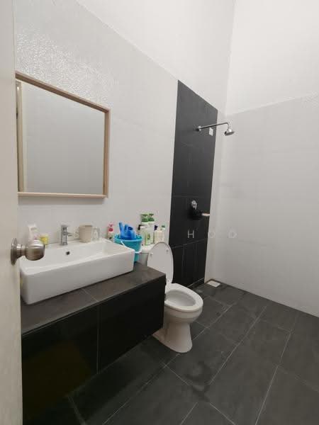 Rumah Kluster untuk Dijual di Kota Masai (Pasir Gudang) - Sammi Hoo - Bathroom - PropertyGuru.com.my