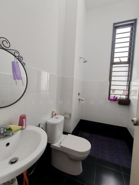 Rumah Kluster untuk Dijual di Kota Masai (Pasir Gudang) - Sammi Hoo - Bathroom - PropertyGuru.com.my