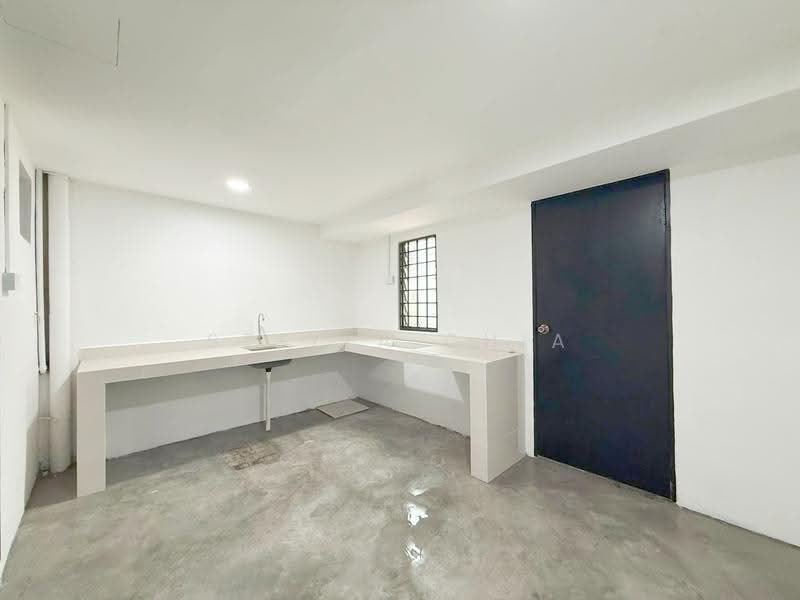 1-storey Terraced House for Sale in Taman Molek (Johor Bahru) - Stella Chia - Kitchen - PropertyGuru.com.my