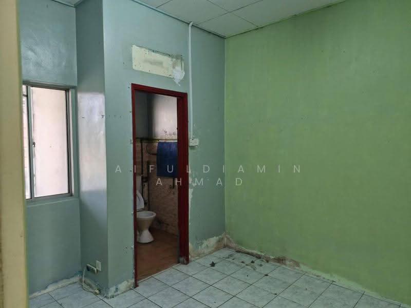 1-storey Terraced House for Sale in Bandar Tasik Kesuma (Beranang) - zaifuldiamin ahmad - Bathroom - PropertyGuru.com.my