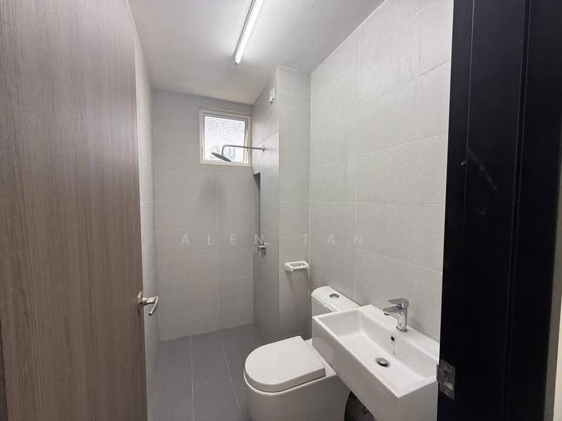 Kediaman Servis untuk Dijual di TRELLIS RESIDENCES - Alen Tan - Bathroom - PropertyGuru.com.my