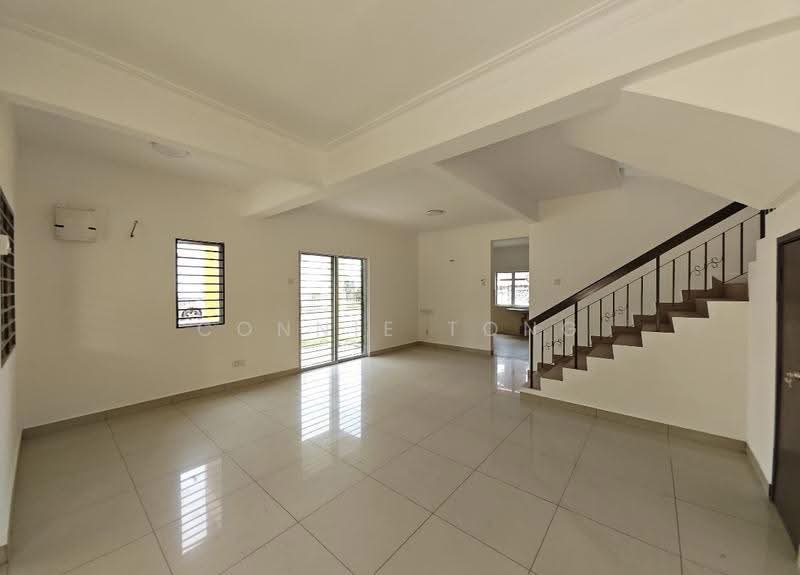2-storey Terraced House for Sale in TAMAN PUCHONG UTAMA (Puchong) - Connie Tong - Living Room - PropertyGuru.com.my