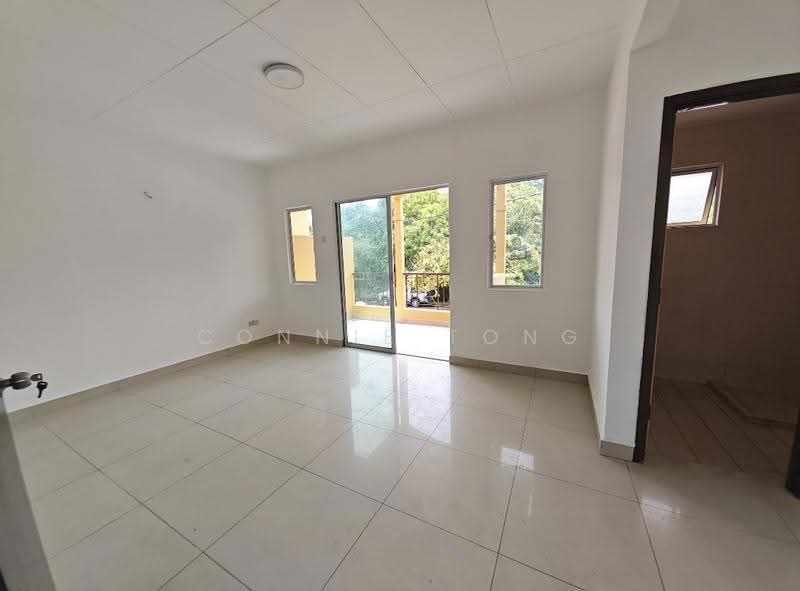 2-storey Terraced House for Sale in TAMAN PUCHONG UTAMA (Puchong) - Connie Tong - Living Room - PropertyGuru.com.my