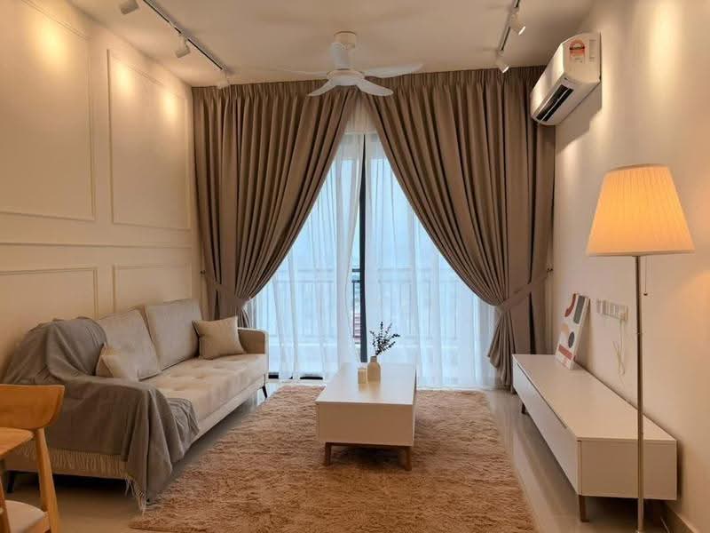 Kediaman Servis untuk Dijual di Residensi Tepian Tasik (Lake Side Homes) - Wei Nie - Living Room - PropertyGuru.com.my