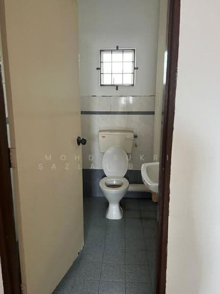 Rumah Teres untuk Dijual di Ayer Keroh (Melaka) - Mohd Sukri Sazlan Bin Sapee - Bathroom - PropertyGuru.com.my