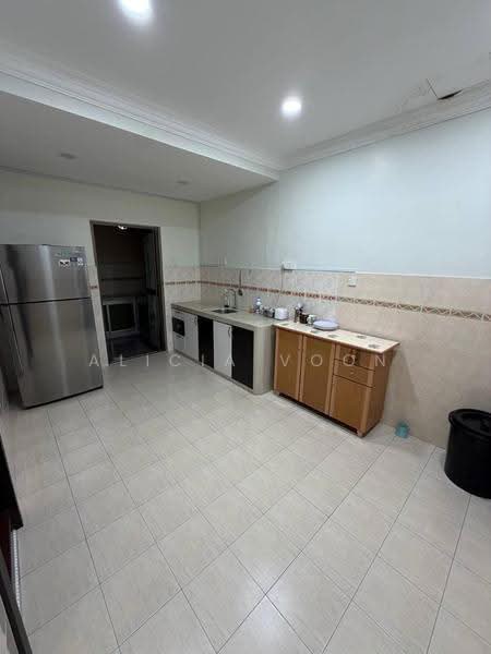 Rumah Teres 2-Tingkat untuk Disewa di Taman Setia Indah (Tebrau) - Alicia Voon - Kitchen - PropertyGuru.com.my