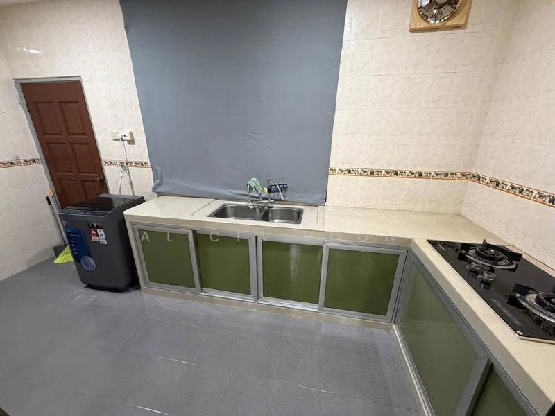 Rumah Teres 2-Tingkat untuk Disewa di Taman Setia Indah (Tebrau) - Alicia Voon - Kitchen - PropertyGuru.com.my