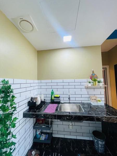 Kondominium untuk Dijual di Marina View Villas - Ding Jodie - Kitchen - PropertyGuru.com.my