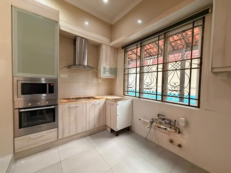 Semi-Detached House for Rent in Ampang Jaya (Ampang) - Diren Tee - Kitchen - PropertyGuru.com.my