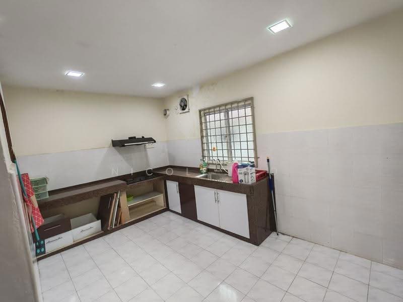 1-storey Terraced House for Sale in Taman Malim Jaya (Bachang) - Nicole Yeo - Kitchen - PropertyGuru.com.my