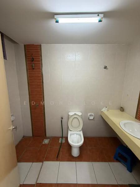 3-storey Terraced House for Sale in Laman Rimbunan (Kepong) - Edmond Loke - Bathroom - PropertyGuru.com.my