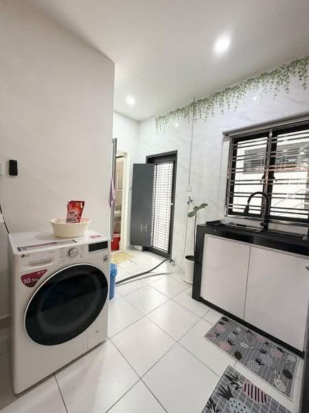 Rumah Teres 2.5-Tingkat untuk Dijual di Taman Pulai Mutiara (Iskandar Puteri (Nusajaya)) - Arshad . - Kitchen - PropertyGuru.com.my