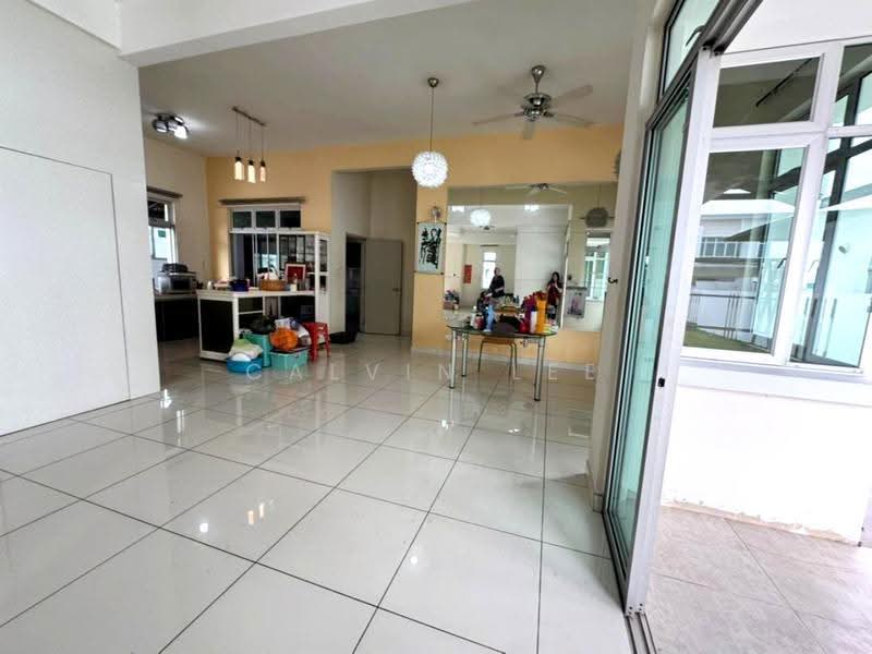 Link Bungalow for Sale in Taman Gaya (Ulu Tiram) - Calvin Lee - Living Room - PropertyGuru.com.my
