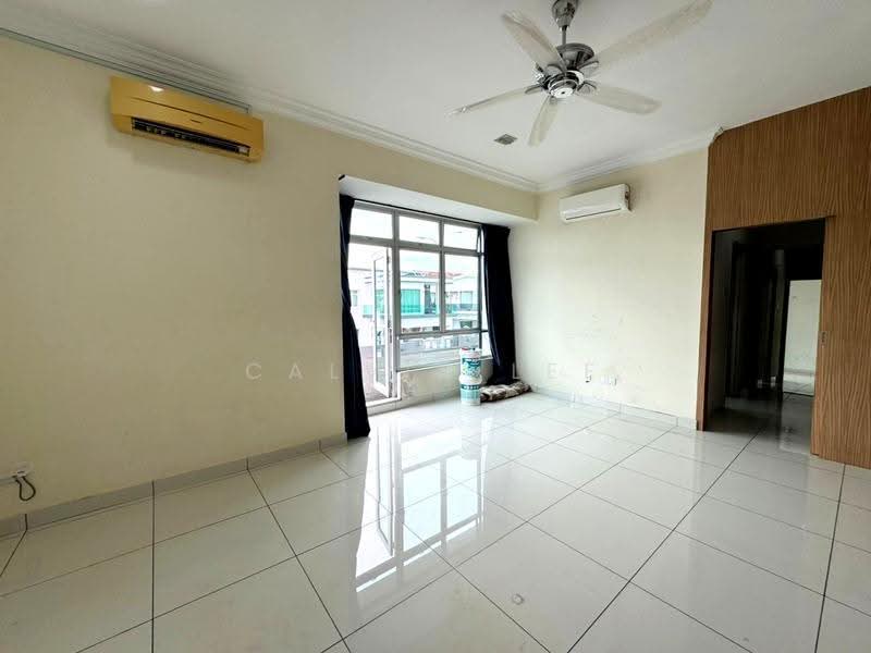 Link Bungalow for Sale in Taman Gaya (Ulu Tiram) - Calvin Lee - Living Room - PropertyGuru.com.my