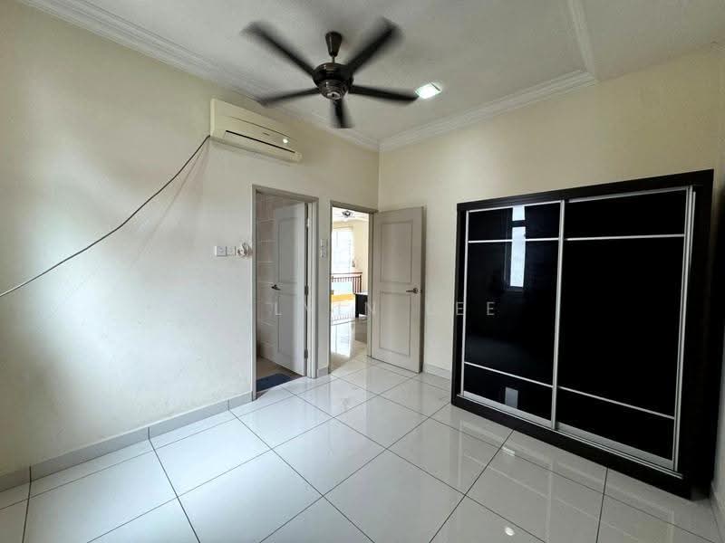 Link Bungalow for Sale in Taman Gaya (Ulu Tiram) - Calvin Lee - Bedroom - PropertyGuru.com.my