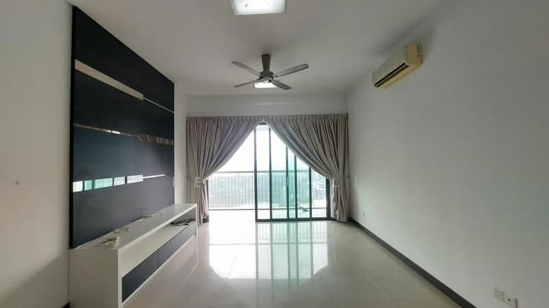 Kondominium untuk Disewa di Nautica Lake Suites - Lee Su Li - Living Room - PropertyGuru.com.my