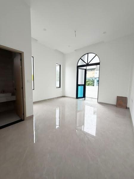 Bungalow House for Sale in Taman Molek (Johor Bahru) - Calvin Lee - PropertyGuru.com.my