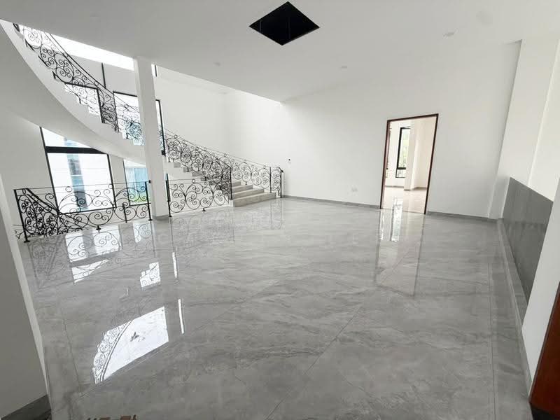 Bungalow House for Sale in Taman Molek (Johor Bahru) - Calvin Lee - PropertyGuru.com.my