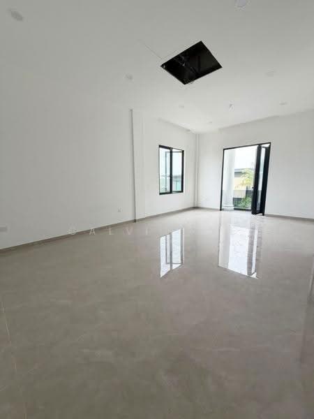 Bungalow House for Sale in Taman Molek (Johor Bahru) - Calvin Lee - PropertyGuru.com.my