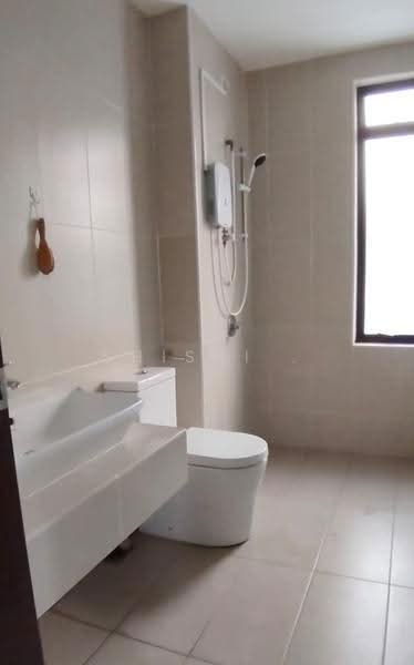 Rumah Teres untuk Disewa di Iskandar Puteri (Nusajaya) (Johor) - Shishi . - Bathroom - PropertyGuru.com.my