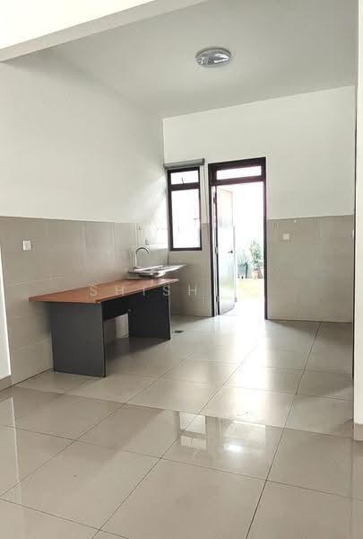 Rumah Teres untuk Disewa di Iskandar Puteri (Nusajaya) (Johor) - Shishi . - Kitchen - PropertyGuru.com.my