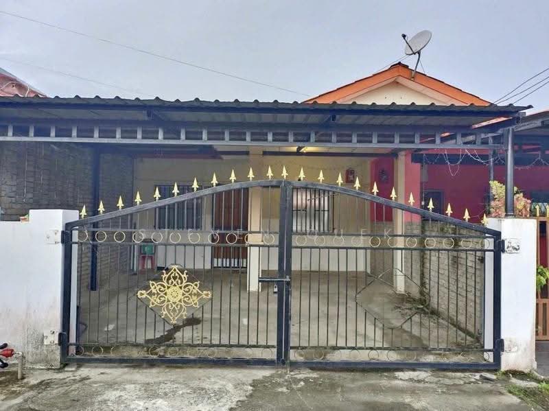 1-storey Terraced House for Sale in Lahad Datu (Sabah) - Steven Quek - Exterior - PropertyGuru.com.my