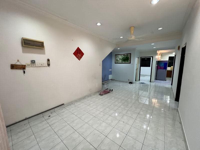 Townhouse for Sale in Taman Lagenda Mas (Cheras) - Kok Yee Loh - Living Room - PropertyGuru.com.my