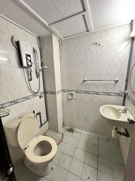 Townhouse for Sale in Taman Lagenda Mas (Cheras) - Kok Yee Loh - Bathroom - PropertyGuru.com.my