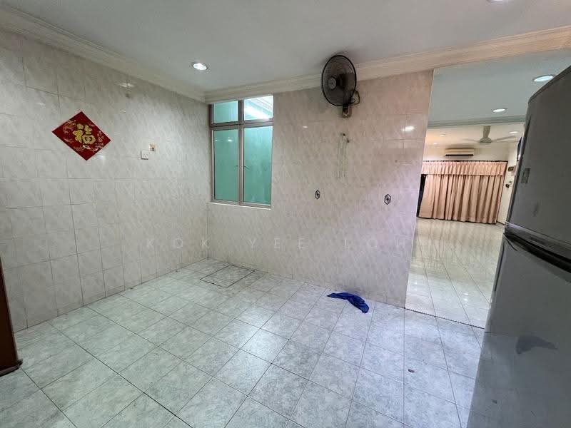 Townhouse for Sale in Taman Lagenda Mas (Cheras) - Kok Yee Loh - Kitchen - PropertyGuru.com.my