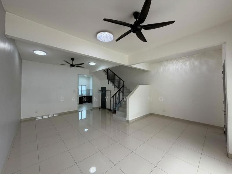 Rumah Teres 2-Tingkat untuk Disewa di Rawang (Selangor) - Danny Wong - Living Room - PropertyGuru.com.my