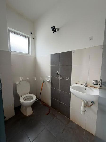 Rumah Teres 2-Tingkat untuk Disewa di Rawang (Selangor) - Danny Wong - Bathroom - PropertyGuru.com.my