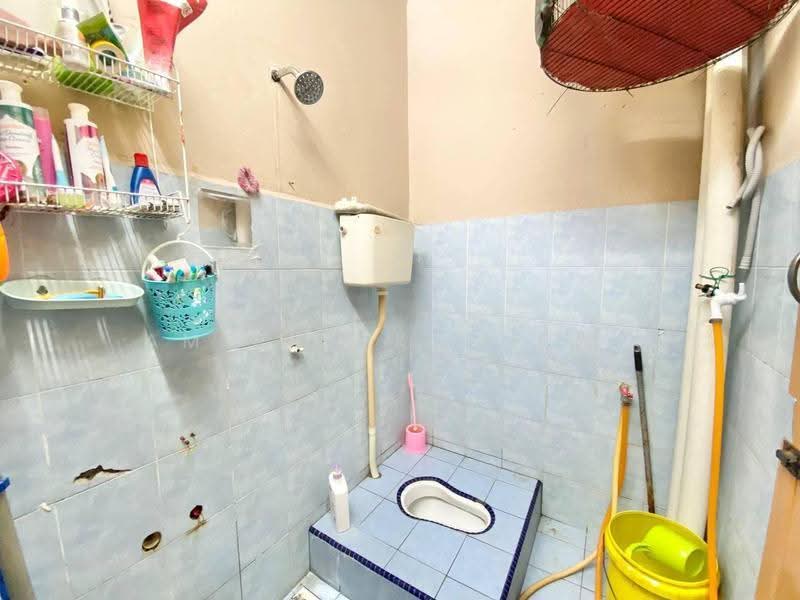 Terraced House for Rent in Taman Meru Makmur 2 (Kapar) - Amirun Kinanah - Bathroom - PropertyGuru.com.my