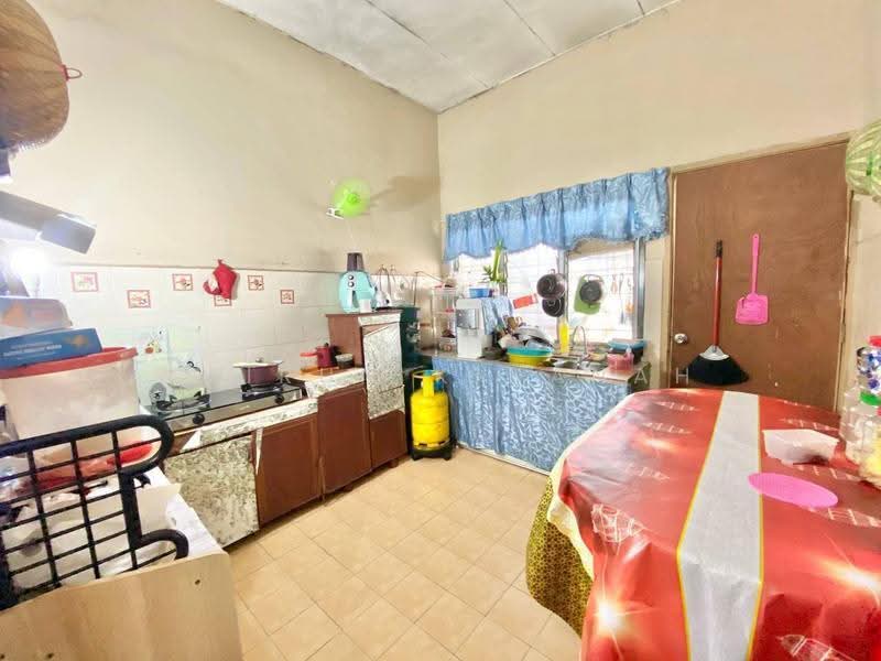 Terraced House for Rent in Taman Meru Makmur 2 (Kapar) - Amirun Kinanah - Kitchen - PropertyGuru.com.my