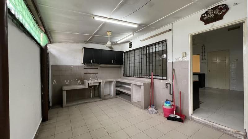 Rumah Berkembar untuk Dijual di Taman Lucky (Bangsar) - Amanda Chong - Kitchen - PropertyGuru.com.my