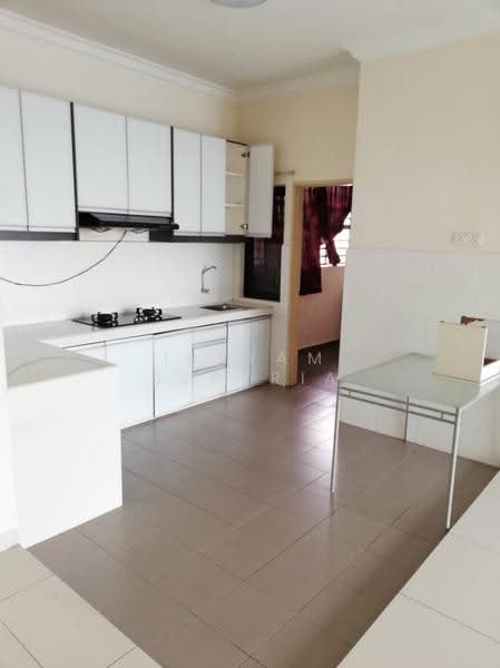 Kondominium untuk Disewa di Cristal Serin Residence - Irsyam Sjatria - Kitchen - PropertyGuru.com.my