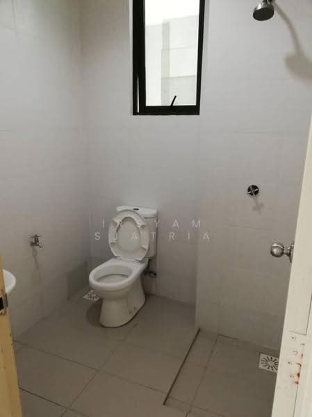 Kondominium untuk Disewa di Cristal Serin Residence - Irsyam Sjatria - Bathroom - PropertyGuru.com.my