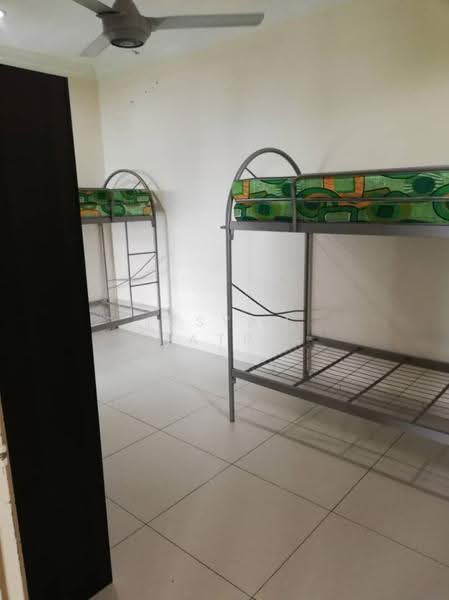 Kondominium untuk Disewa di Cristal Serin Residence - Irsyam Sjatria - Bedroom - PropertyGuru.com.my