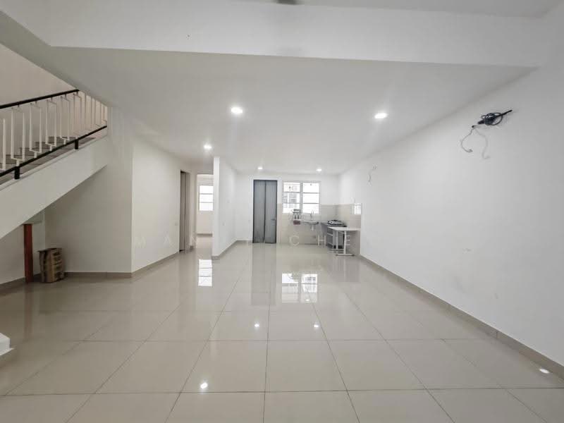 2-storey Terraced House for Rent in Bandar Country Homes (Rawang) - Mandy Cheow - Living Room - PropertyGuru.com.my